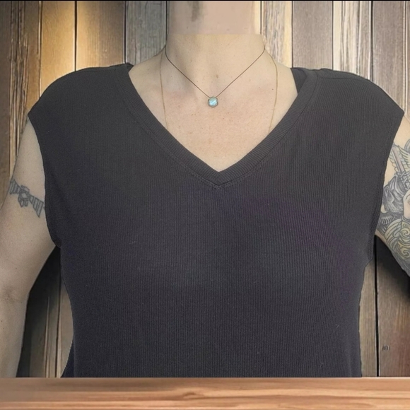 Athletic Works Sleeveless Top SOFT & Stretchy  Large V-neck - Picture 10 of 15